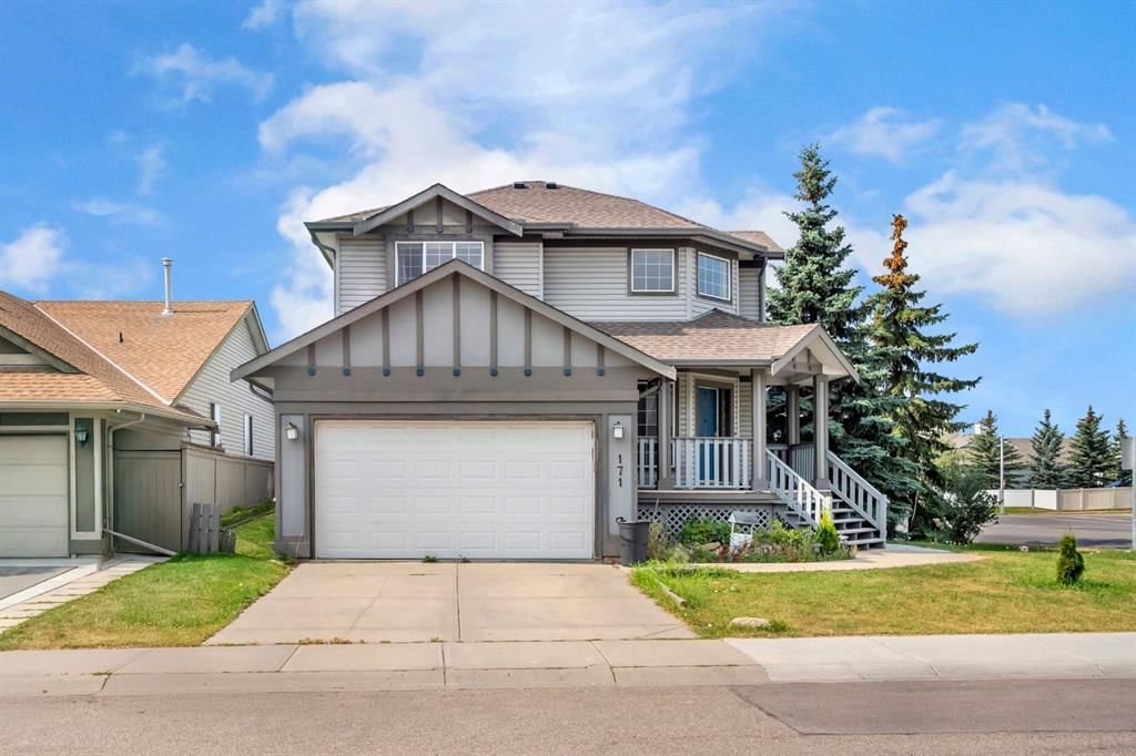 171 Willowbrook Drive NW, Airdrie — photo 2 of 50