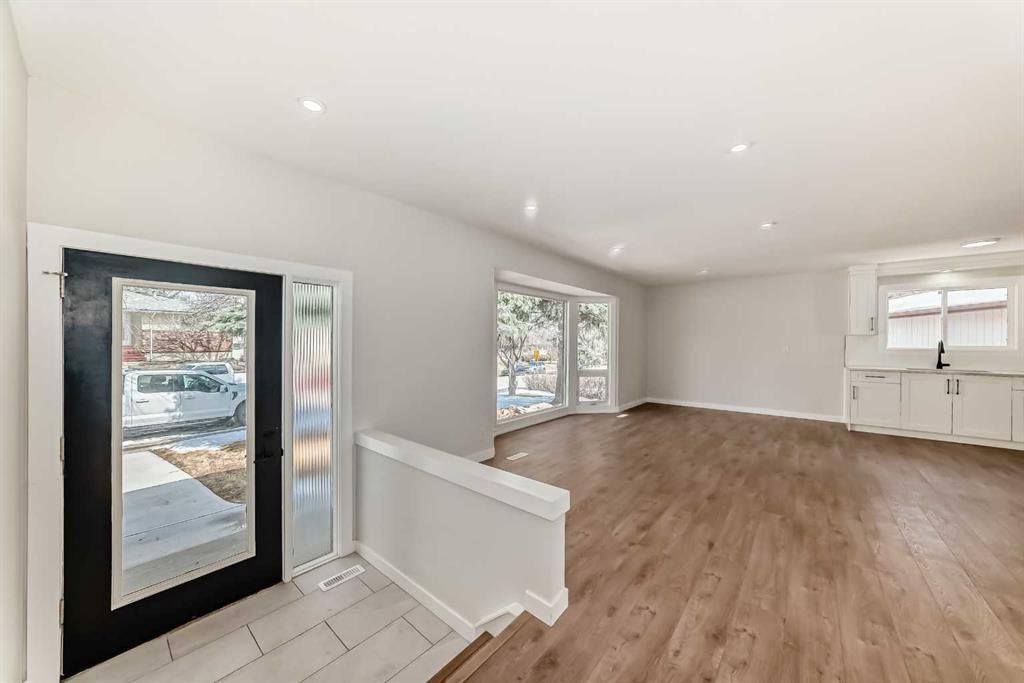 5173 Whitestone Road NE, Calgary — photo 4 of 50
