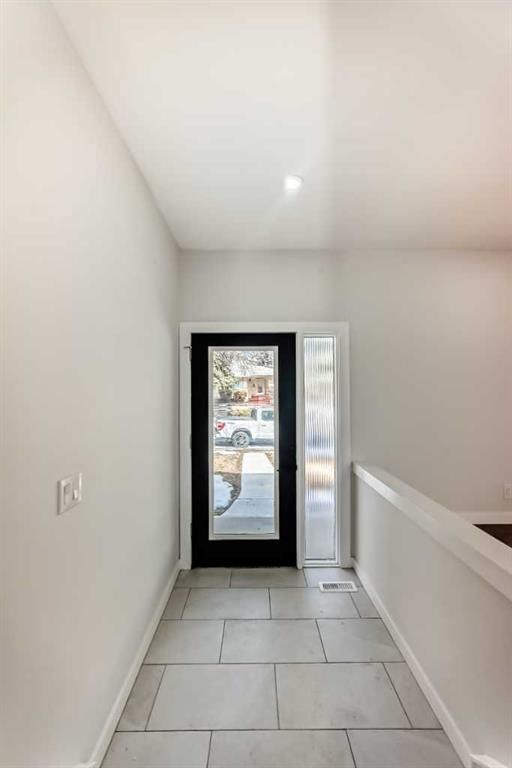 5173 Whitestone Road NE, Calgary — photo 5 of 50