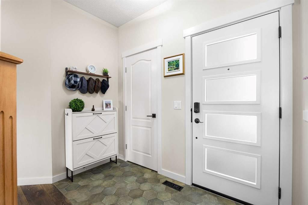106 Evergreen Common SW, Calgary — photo 3 of 44