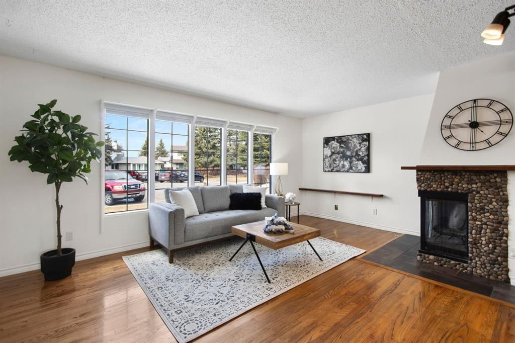 123 Midland Place SE, Calgary — photo 5 of 48