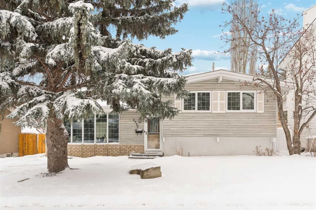 2735 Lionel Crescent SW, Calgary — photo 2 of 45