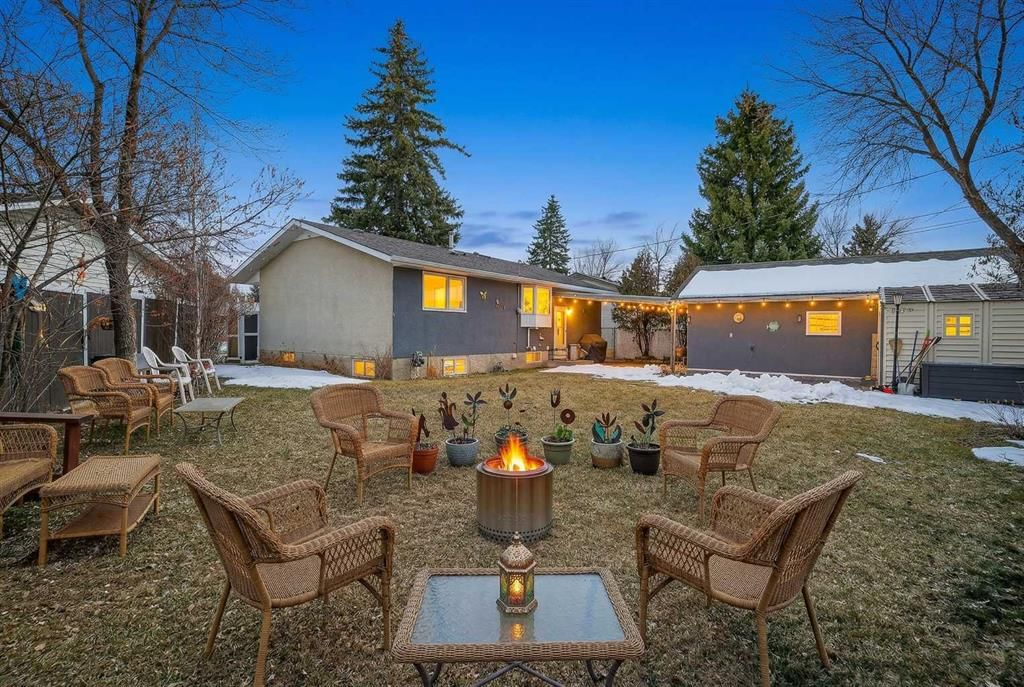 255 Penmeadows Close SE, Calgary — photo 2 of 48