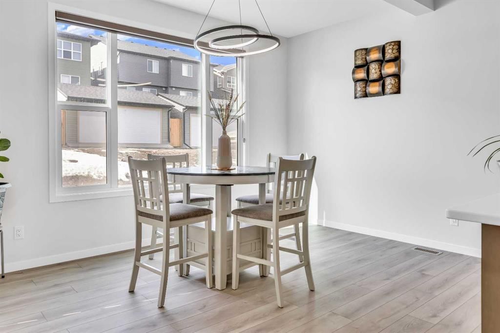 312 Edith Place NW, Calgary — photo 4 of 25