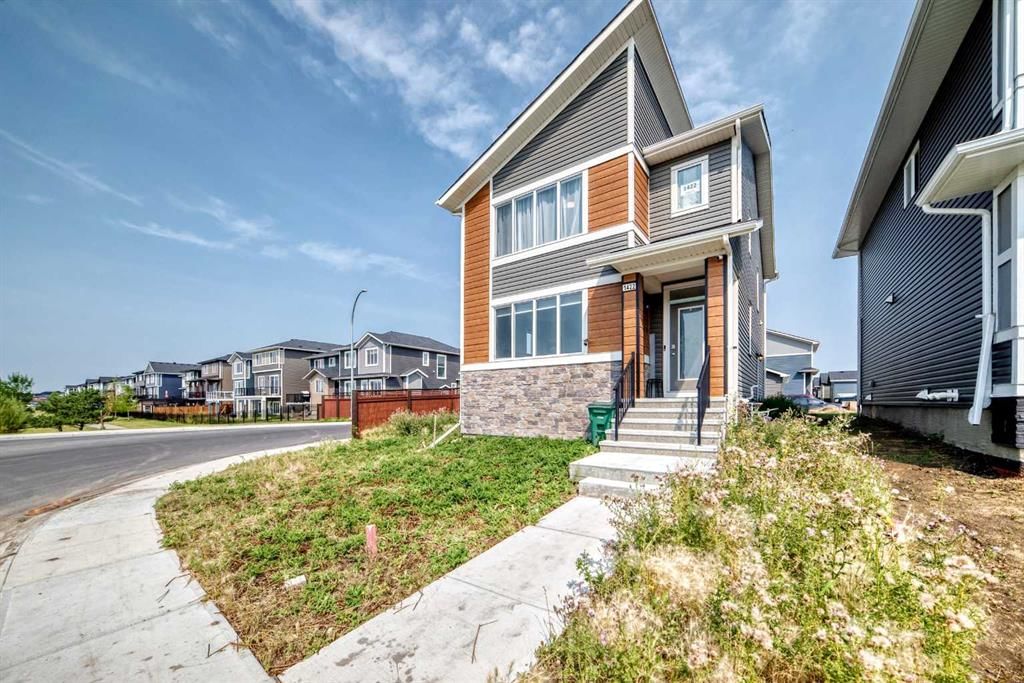1422 Midtown Link SW, Airdrie — photo 2 of 49