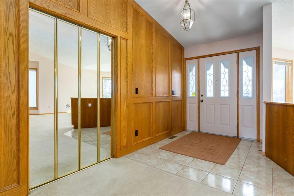 420 Hawkview Manor Circle NW, Calgary — photo 3 of 42