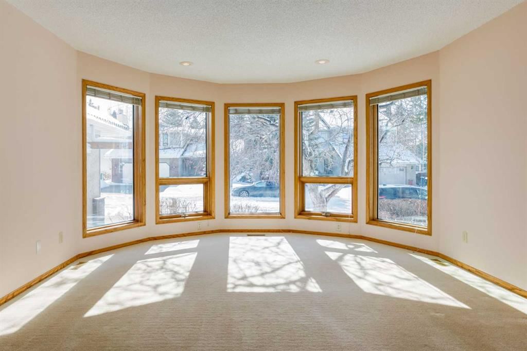 420 Hawkview Manor Circle NW, Calgary — photo 5 of 42