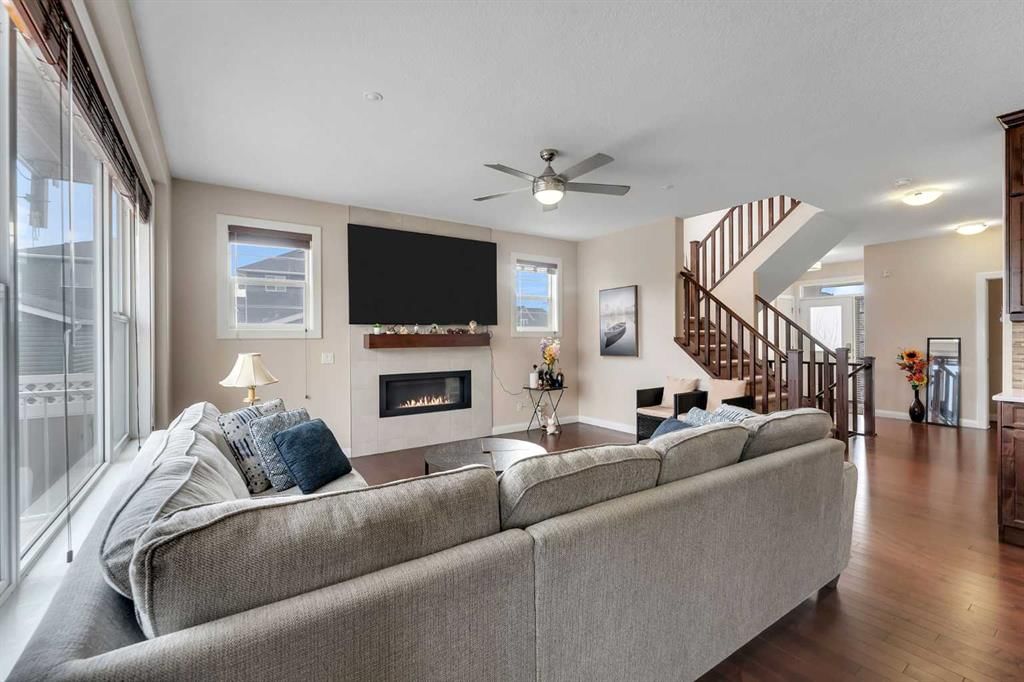 194 Redstone Park NE, Calgary — photo 4 of 32