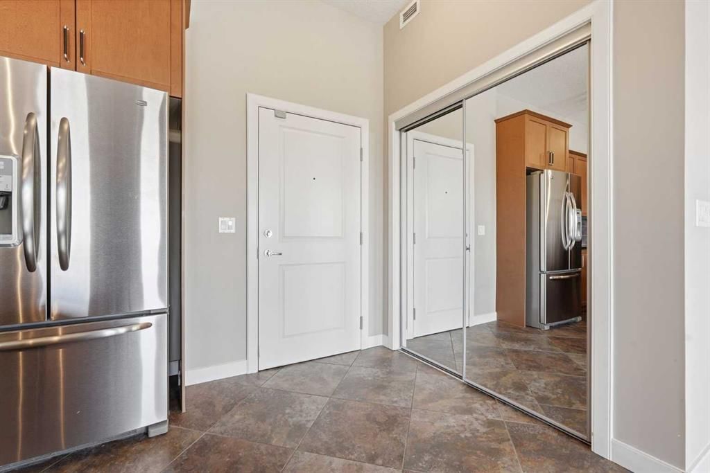 428, 35 Aspenmont Heights SW, Calgary — photo 3 of 44