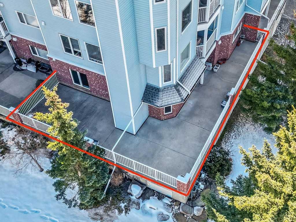 3212 Hawksbrow Point NW, Calgary — photo 3 of 46