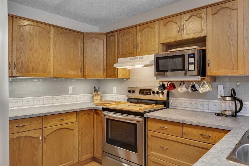 6 Covewood Park NE, Calgary — photo 2 of 29