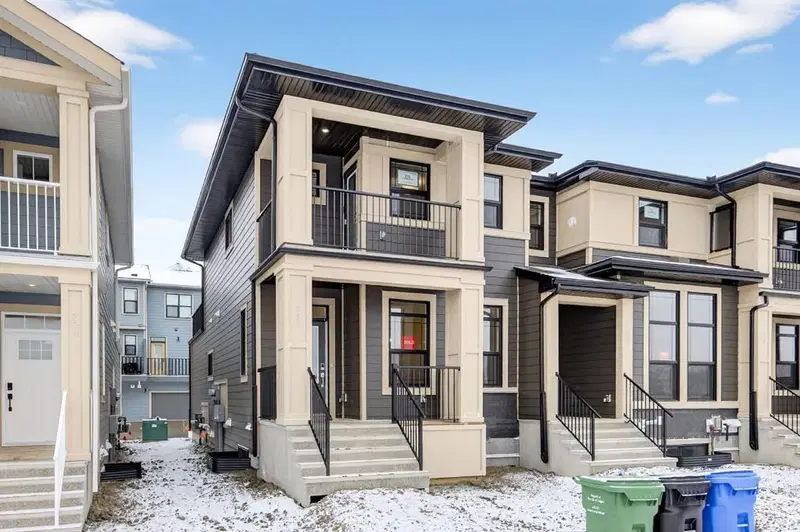 338 Alpine Boulevard SW, Calgary — main listing photo