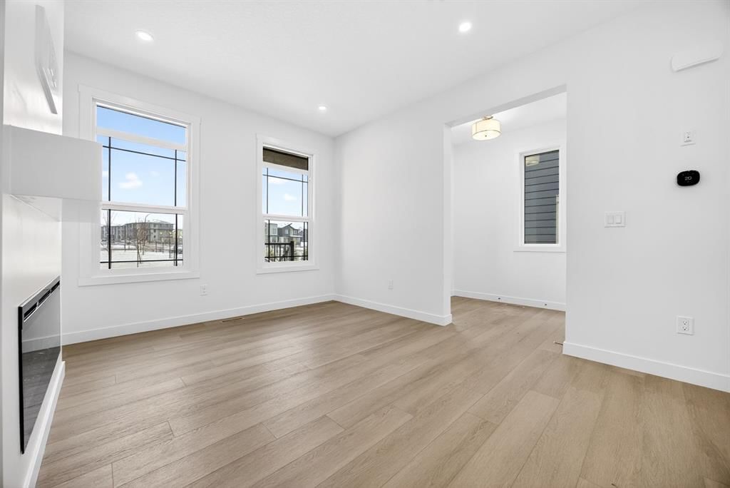 338 Alpine Boulevard SW, Calgary — photo 3 of 36