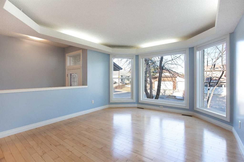 31 Signal Hill Way SW, Calgary — photo 5 of 42
