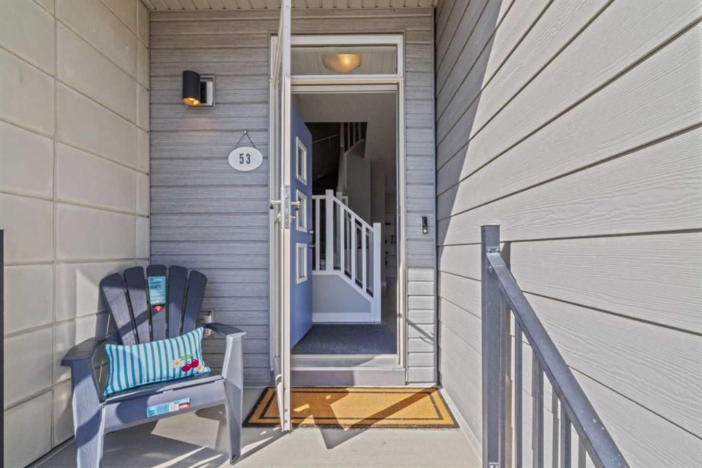 53 Walcrest Gate SE, Calgary — photo 2 of 36