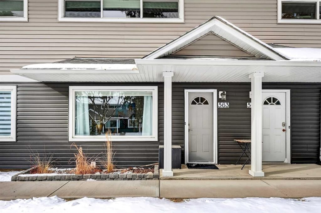 563 Regal Park NE, Calgary — photo 2 of 43