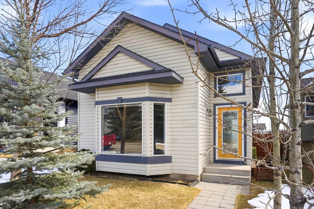 28 Covington Close NE, Calgary — photo 3 of 34