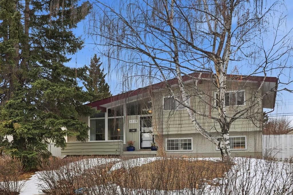 4539 Vandergrift Crescent NW, Calgary — photo 2 of 48