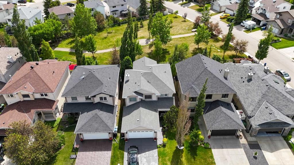 148 Scenic View Close NW, Calgary — photo 4 of 44