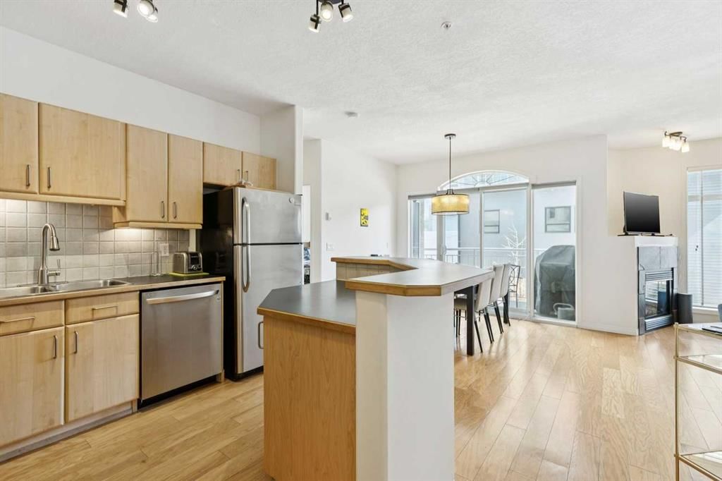 202, 1026 12 Avenue SW, Calgary — photo 3 of 21