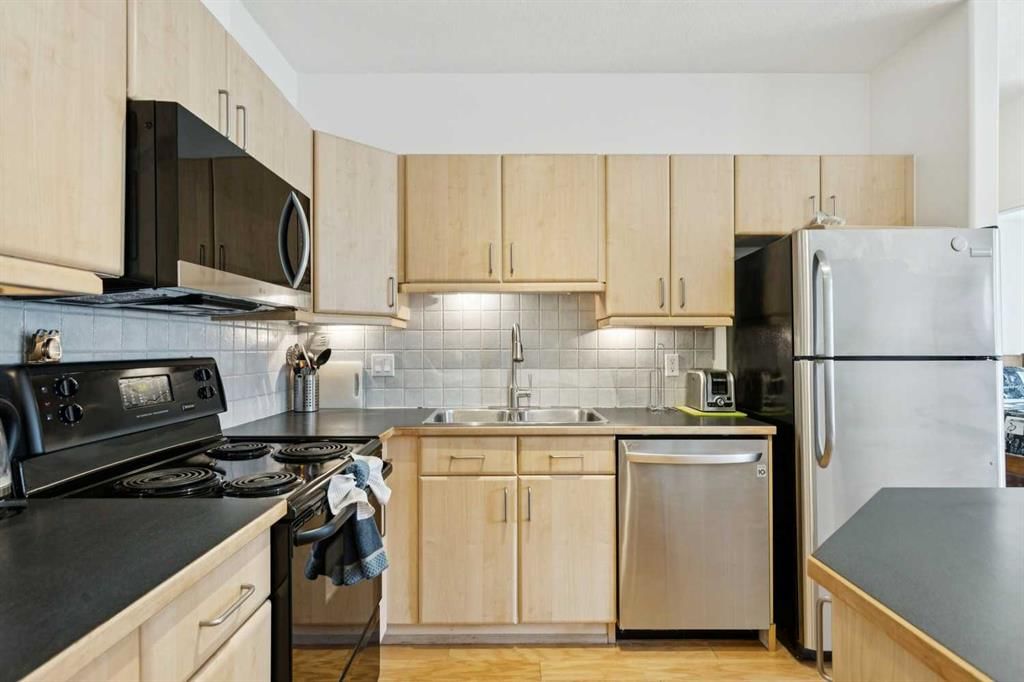 202, 1026 12 Avenue SW, Calgary — photo 4 of 21