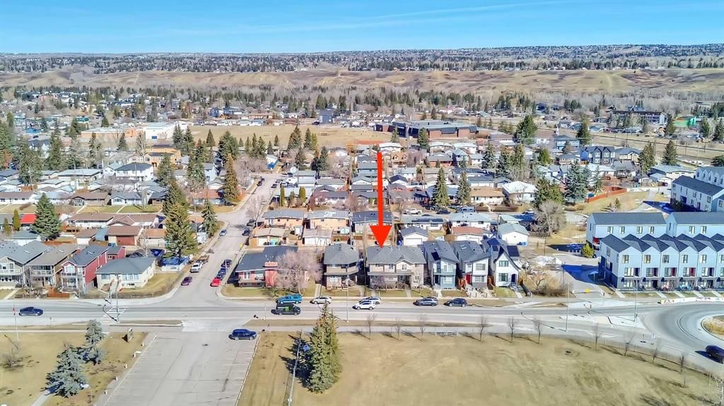 7140 34 Avenue NW, Calgary — photo 2 of 50