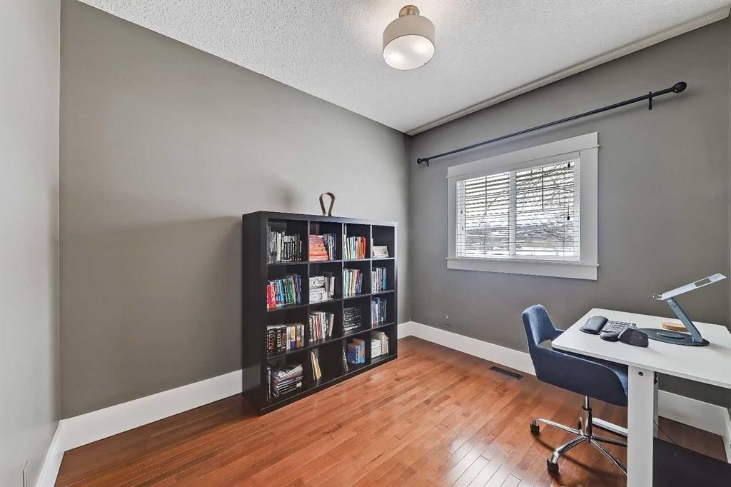 7140 34 Avenue NW, Calgary — photo 4 of 50