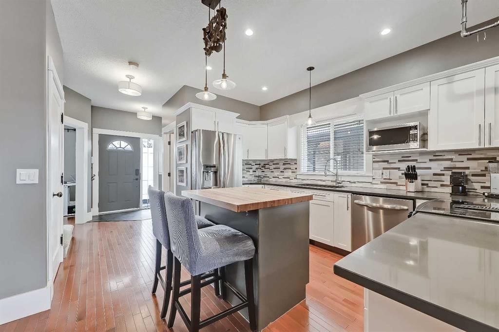 7140 34 Avenue NW, Calgary — photo 5 of 50
