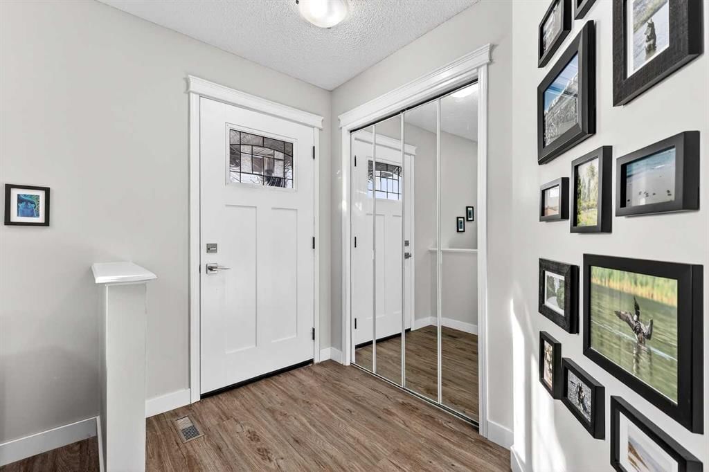 586 Evermeadow Road SW, Calgary — photo 2 of 35