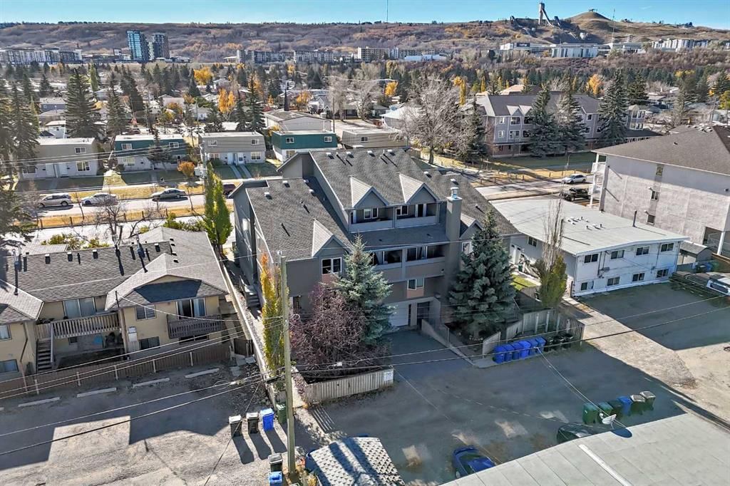7716 bowness Road NW, Calgary — main listing photo