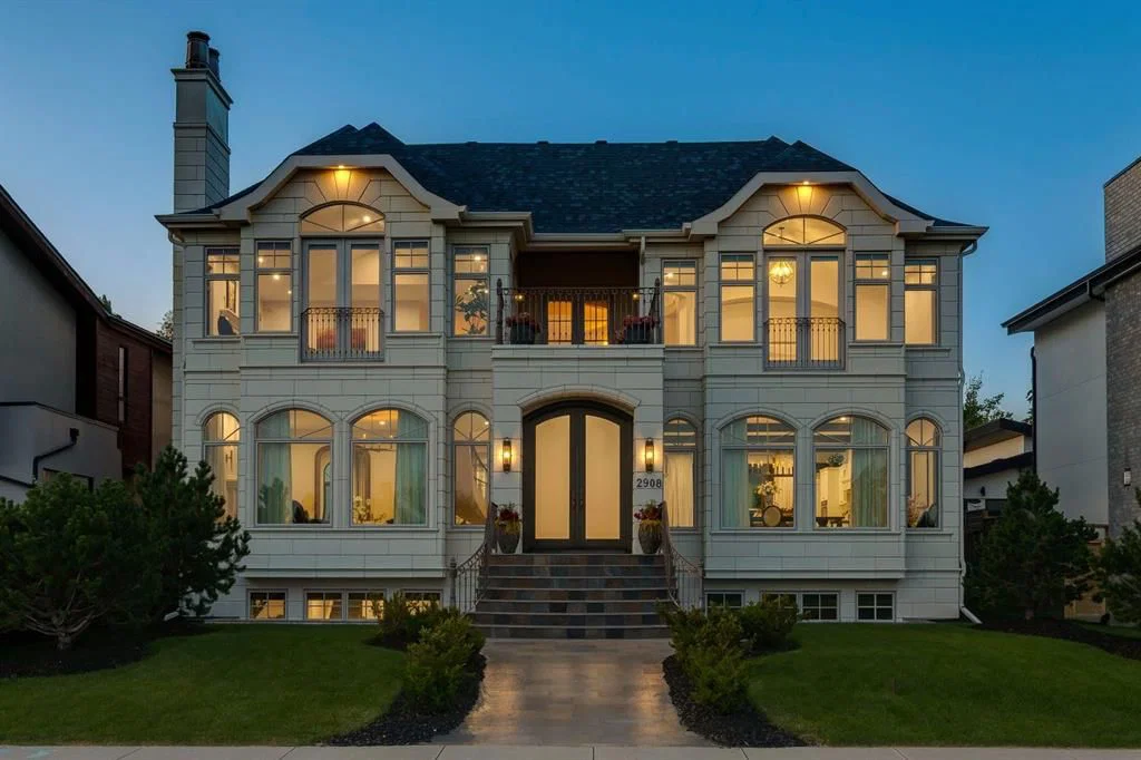 2908 Toronto Crescent NW, Calgary — main listing photo