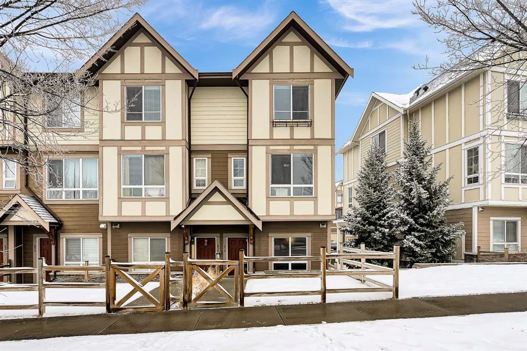 898 Sherwood Boulevard NW, Calgary — main listing photo