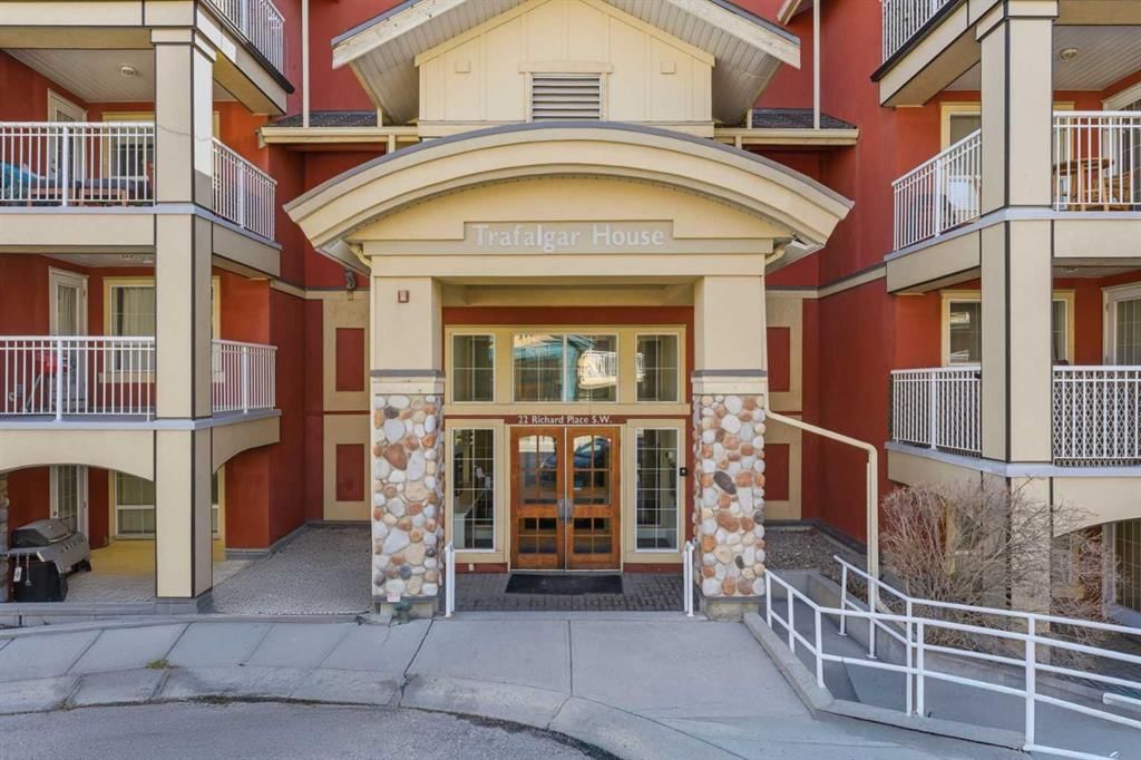 430, 22 Richard Place SW, Calgary — photo 2 of 32