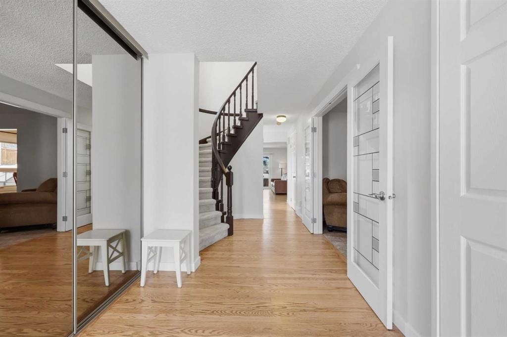 71 Millbank Drive SW, Calgary — photo 3 of 50