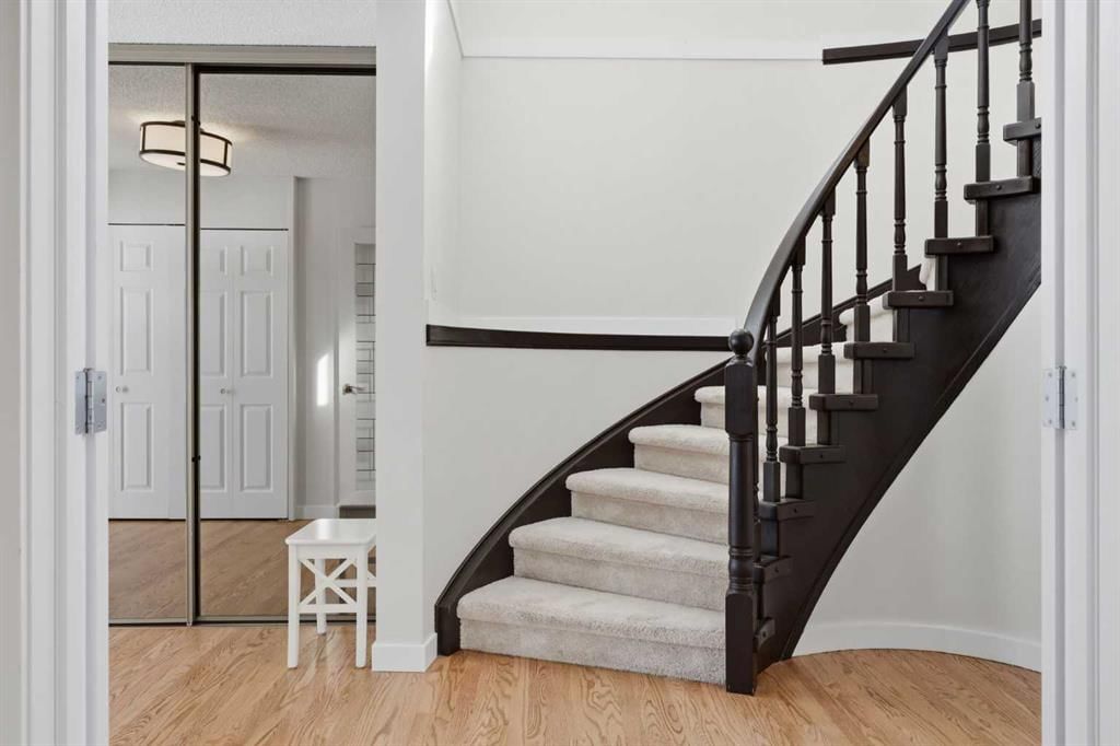 71 Millbank Drive SW, Calgary — photo 4 of 50