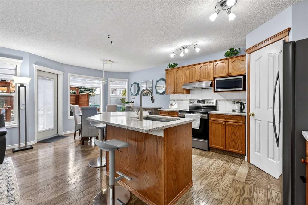 129 Bridlewood Way SW, Calgary — photo 5 of 50