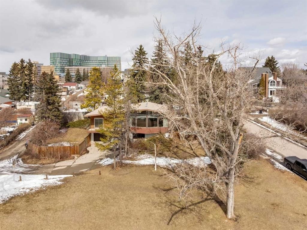 2925 Toronto Crescent NW, Calgary — photo 4 of 16