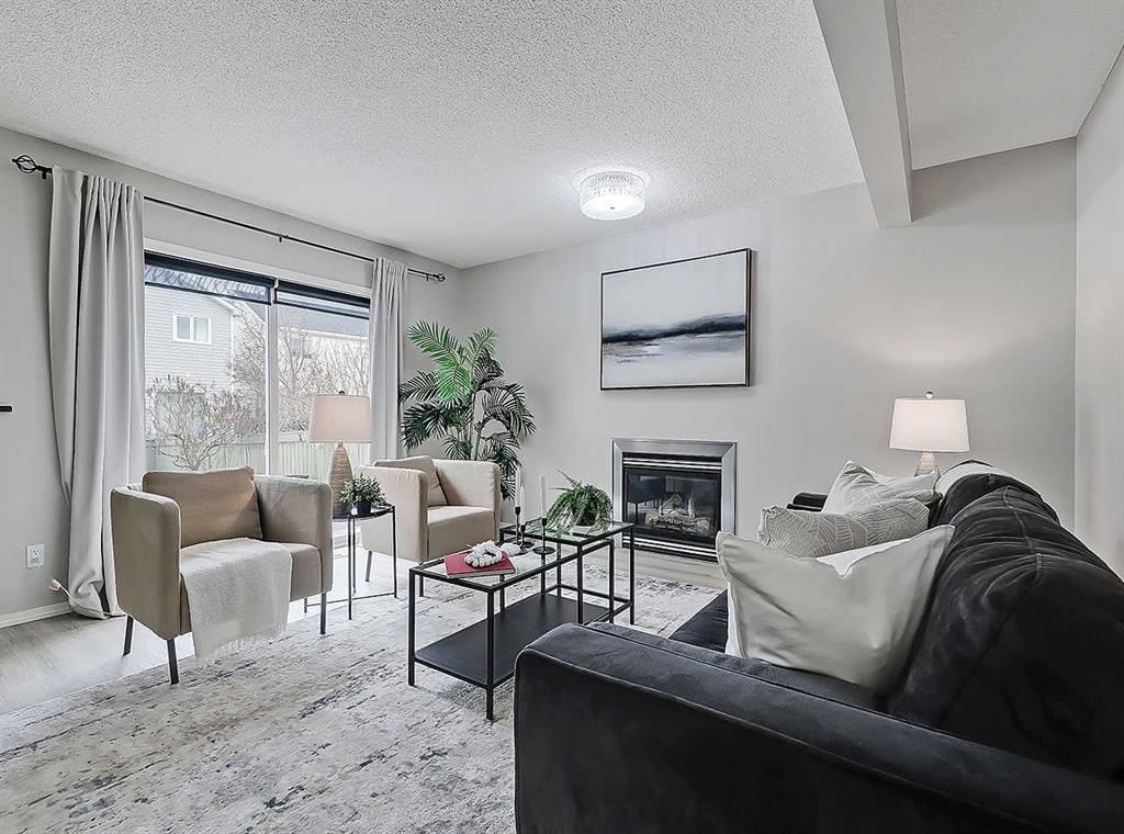 9 Royal Elm Mews NW, Calgary — photo 4 of 50