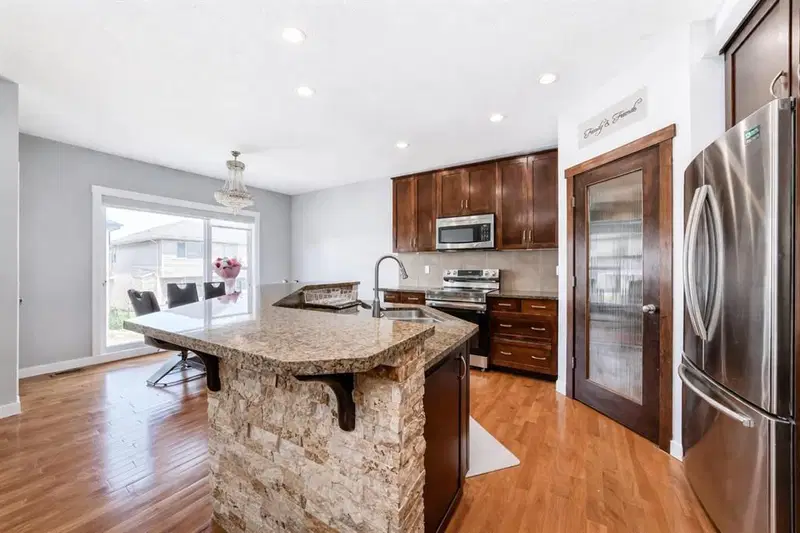 104 Panamount Terrace NW, Calgary — photo 4 of 24