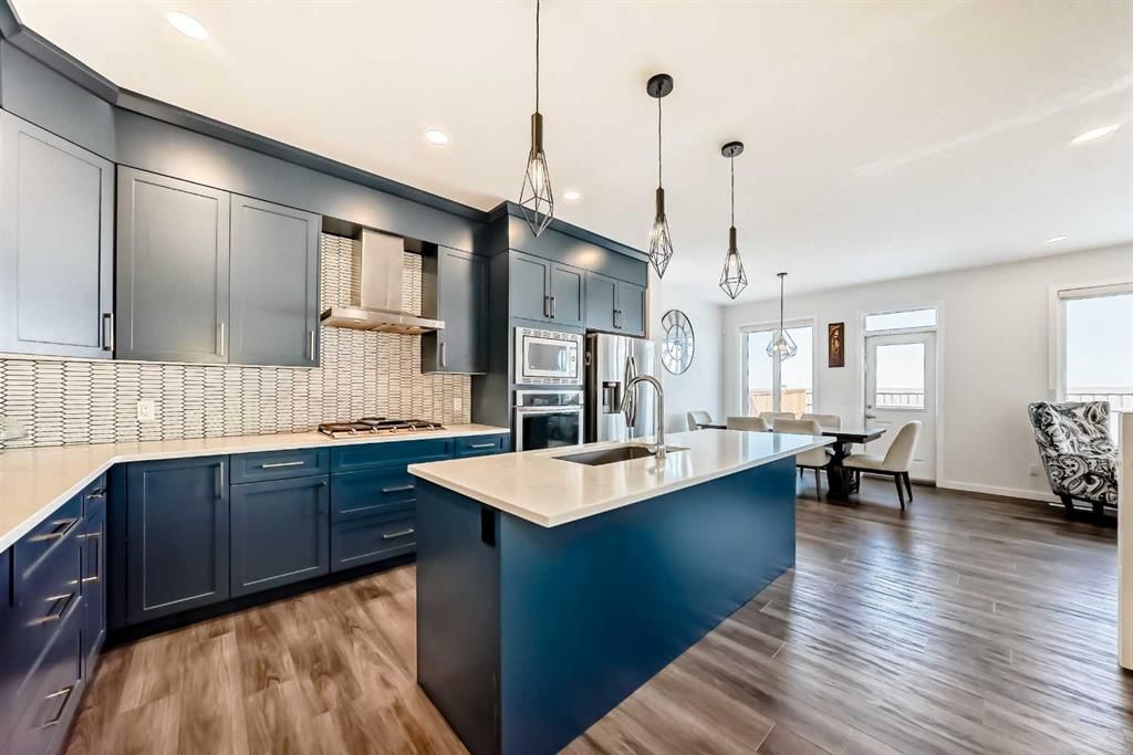 82 Magnolia Court SE, Calgary — photo 5 of 39