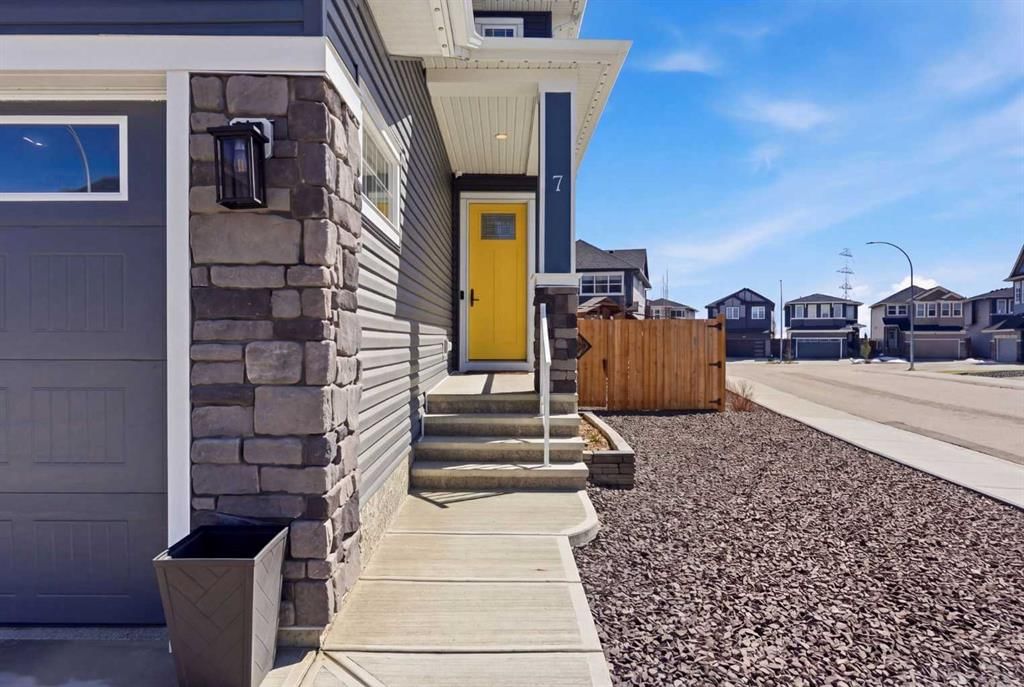 7 Evansglen Park NW, Calgary — photo 3 of 49