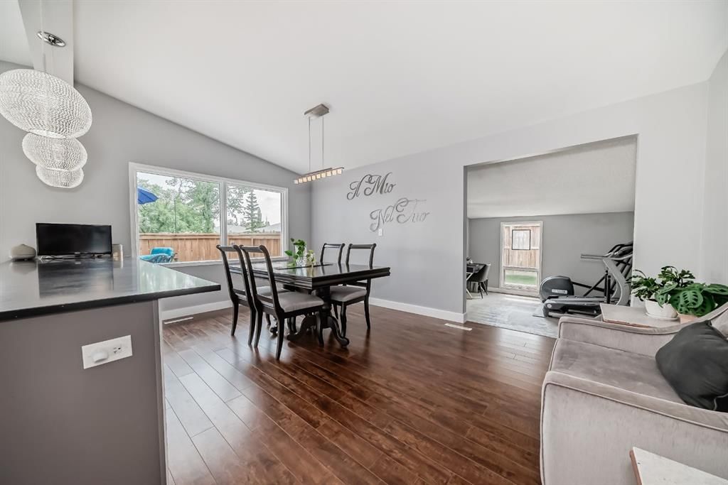 5519 Buckthorn Road NW, Calgary — photo 4 of 42