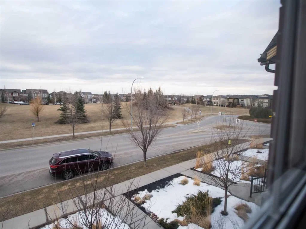 304 Chaparral Valley Square SE, Calgary — photo 5 of 39