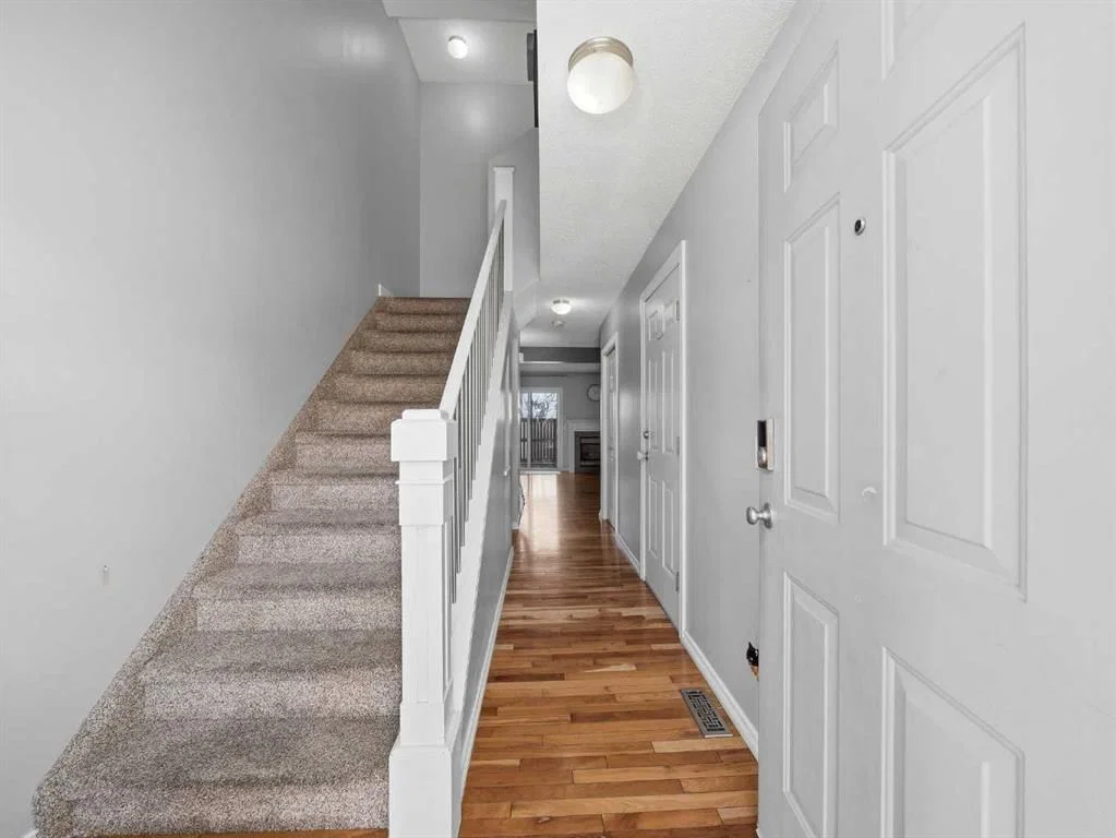 101 Everstone Place SW, Calgary — photo 2 of 35