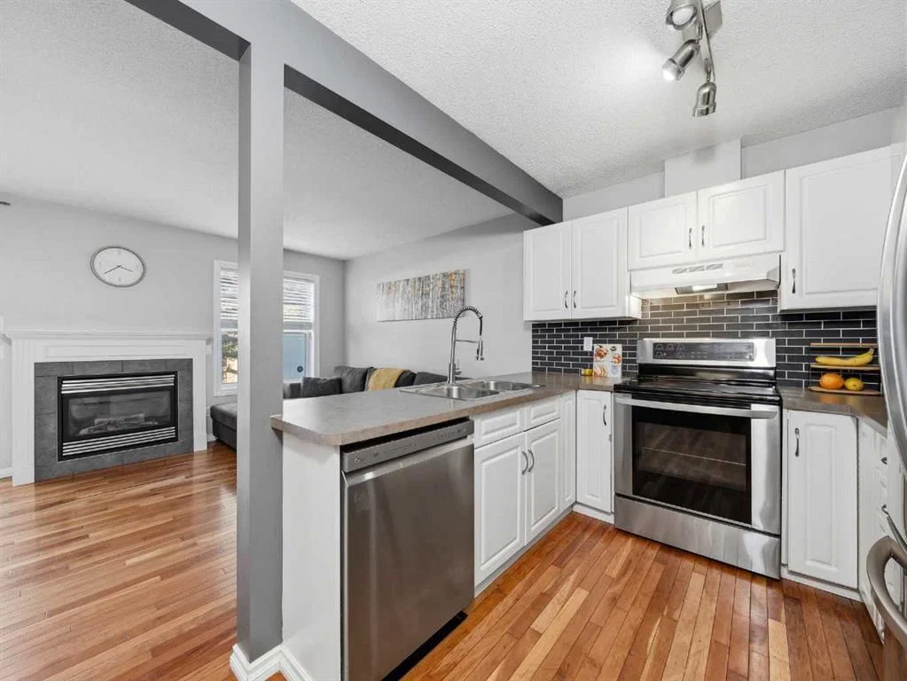 101 Everstone Place SW, Calgary — photo 4 of 35