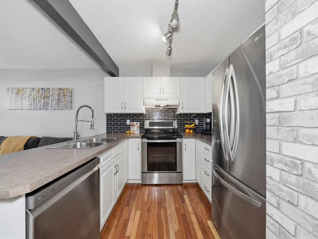 101 Everstone Place SW, Calgary — photo 5 of 35