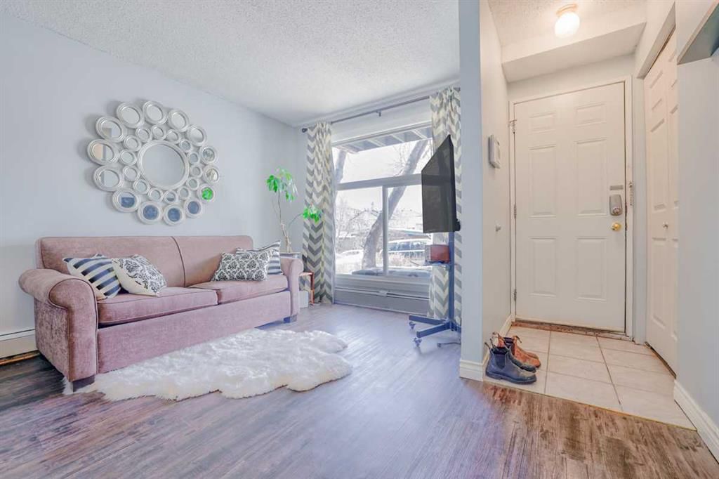 2, 3820 Parkhill Place SW, Calgary — photo 3 of 14