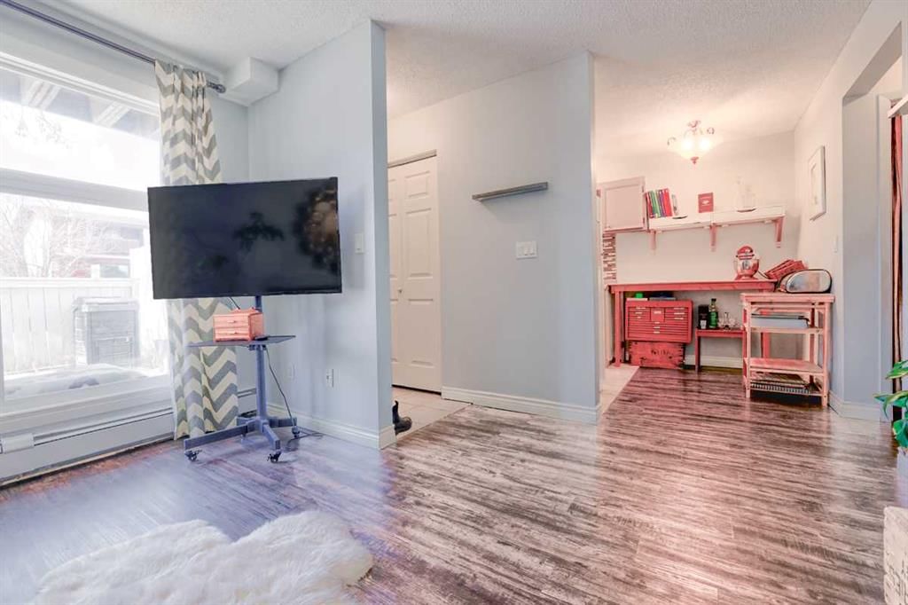 2, 3820 Parkhill Place SW, Calgary — photo 4 of 14