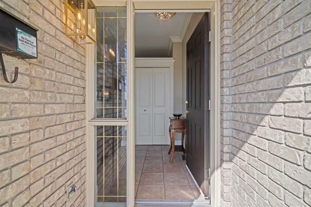 616 52 Avenue SW, Calgary — photo 2 of 50