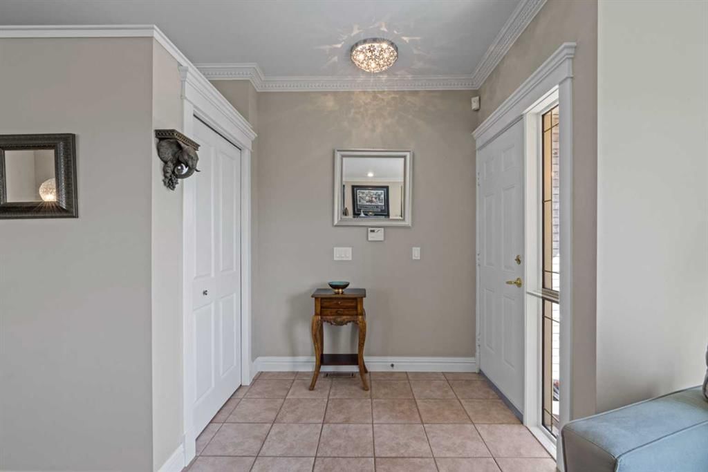 616 52 Avenue SW, Calgary — photo 4 of 50